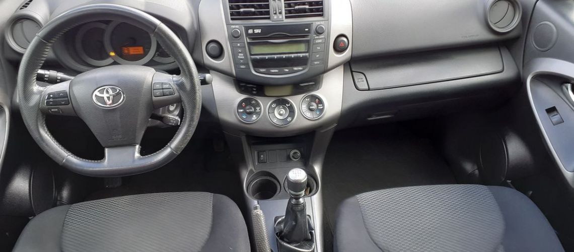 TOYOTA RAV4 2.2D4D