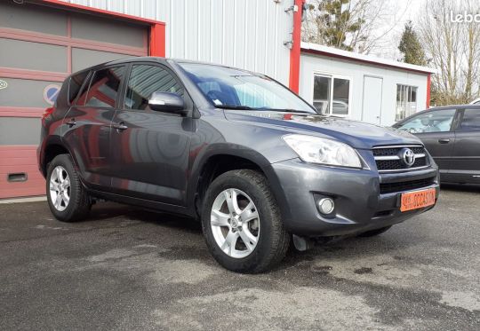 TOYOTA RAV4 2.2D4D